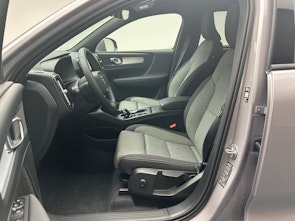 Vehicle image VOLVO XC40 2.0 B3 MH XCITE