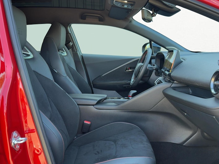 Vehicle image TOYOTA C-HR