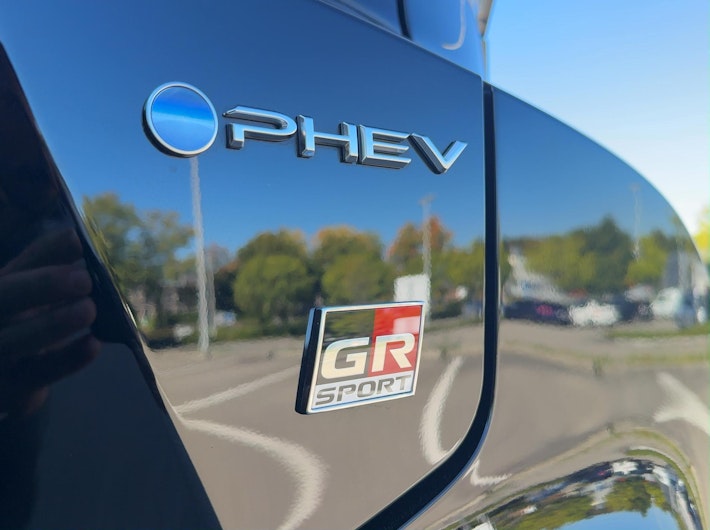 Vehicle image TOYOTA C-HR