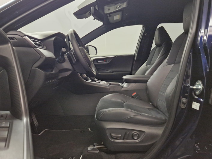 Vehicle image TOYOTA RAV-4