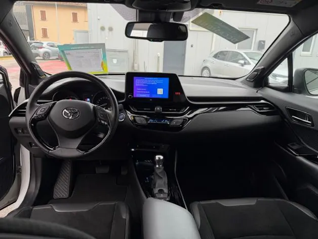 Toyota C-HR 2.0 VVTi HSD Move