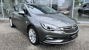 First vehicle image