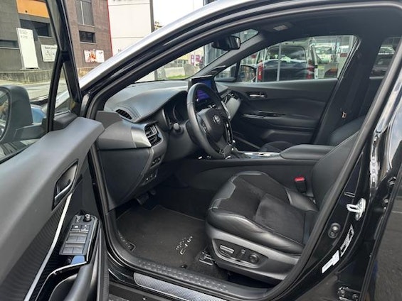 Vehicle image 9 Vehicle image 9