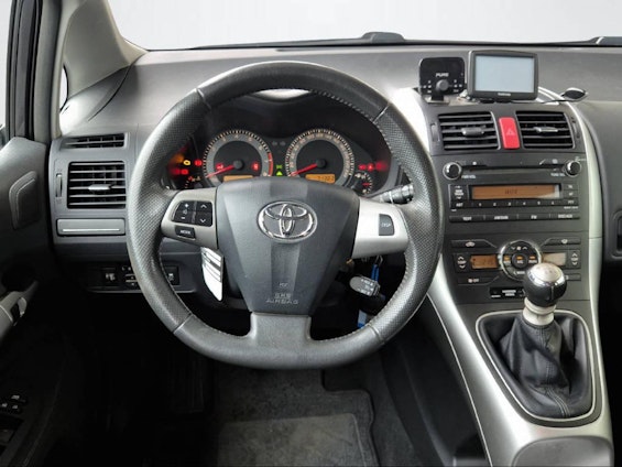 Vehicle image 8
