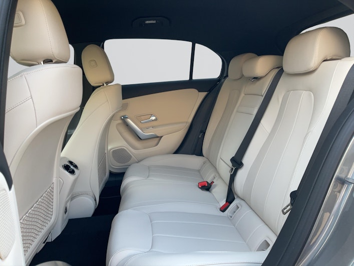 Vehicle image MERCEDES-BENZ A 200