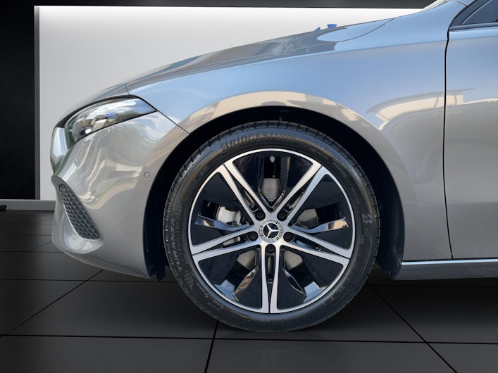 Vehicle image MERCEDES-BENZ A 200