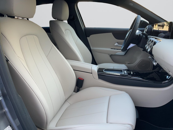 Vehicle image MERCEDES-BENZ A 200