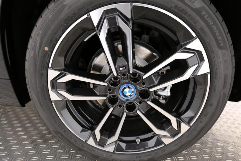 Vehicle image BMW iX2