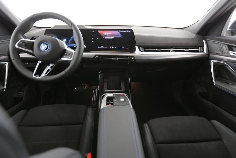 Vehicle image BMW iX2
