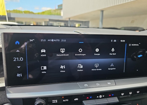 Vehicle image 27 Vehicle image 27