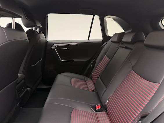 Vehicle image 6 Vehicle image 6