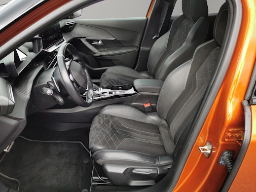 PEUGEOT 2008 1.2 PureTech 155 GT 1