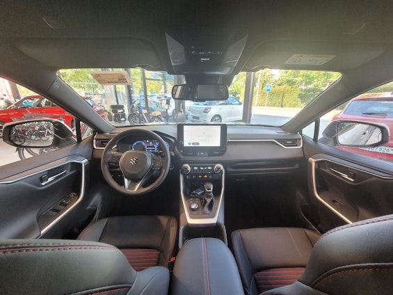 Vehicle image 7