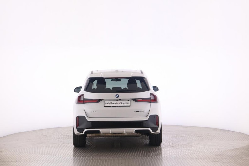 Vehicle image BMW X1