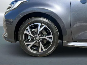 Toyota Yaris 1.5 VVT-i HSD Trend