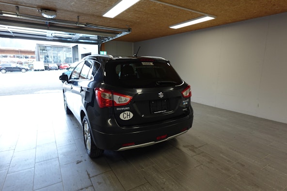 Vehicle image 7