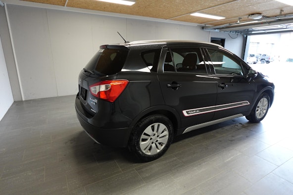 Vehicle image 9