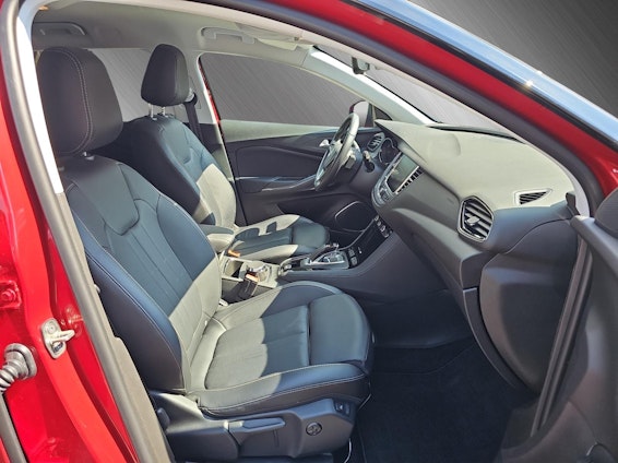 Vehicle image 14 Vehicle image 14