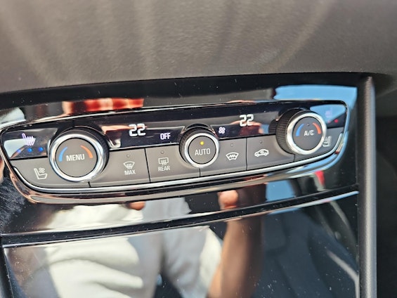 Vehicle image 28 Vehicle image 28