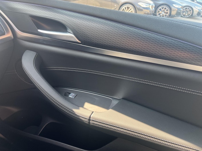 Vehicle image BMW X4