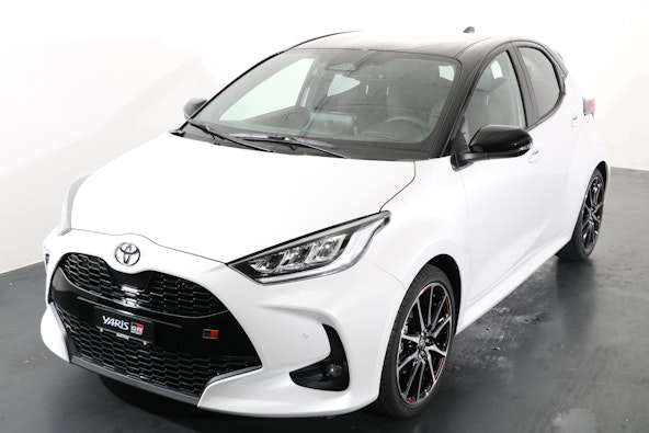 First vehicle image