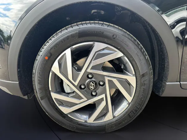 Hyundai BAYON 1.0 T-GDi 100 Amplia Safe Tec
