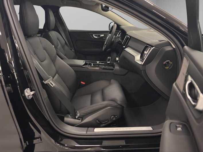 Vehicle image VOLVO V60