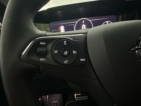 Vehicle image 9 Vehicle image 9