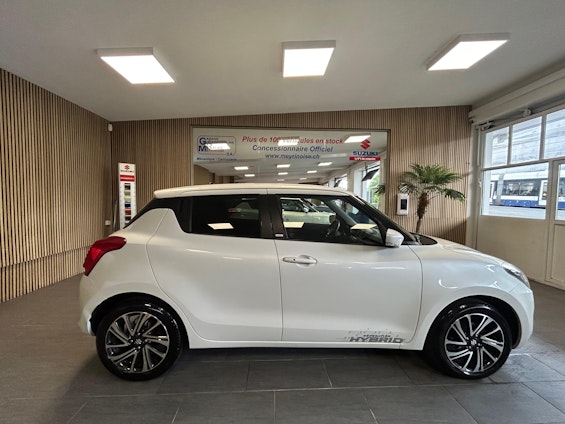 First vehicle image