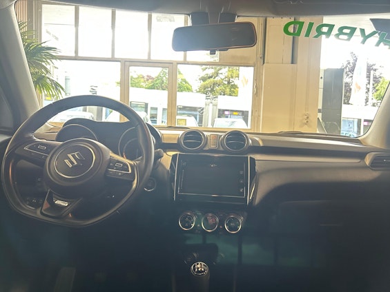 Vehicle image 8
