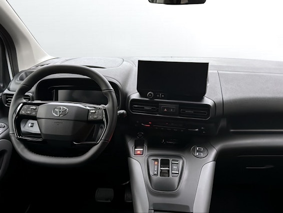 Vehicle image 10 Vehicle image 10