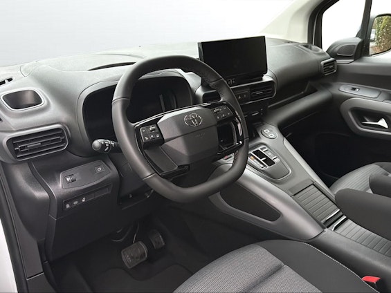 Vehicle image 4 Vehicle image 4