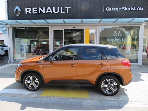 First vehicle image