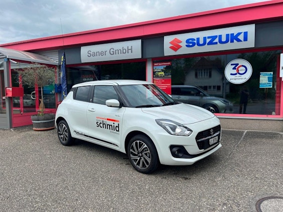 First vehicle image