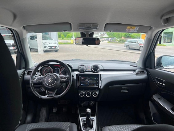 Vehicle image 4 Vehicle image 4