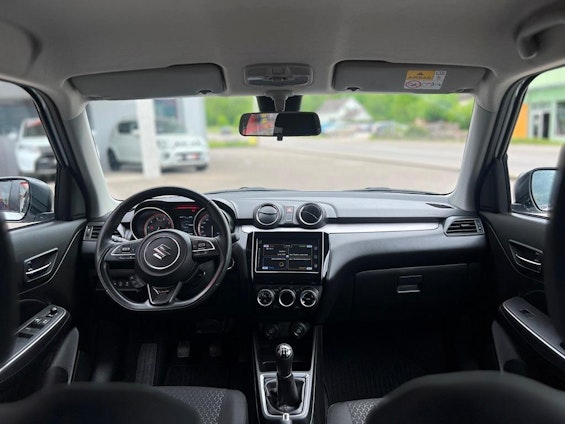 Vehicle image 5 Vehicle image 5