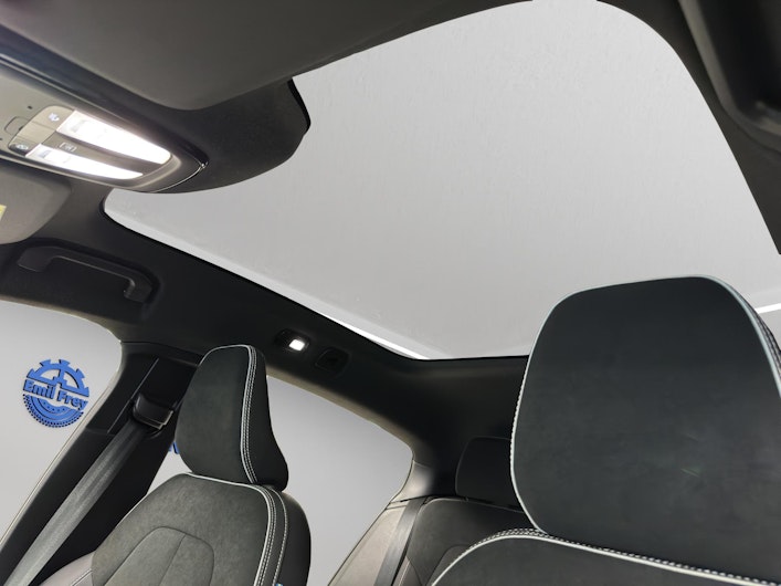 Vehicle image VOLVO C40