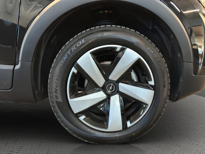 Vehicle image OPEL CROSSLAND