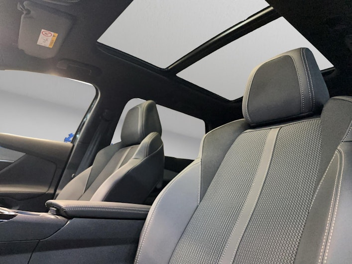 Vehicle image PEUGEOT 5008