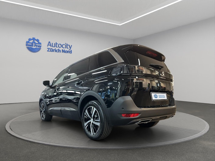 Vehicle image PEUGEOT 5008