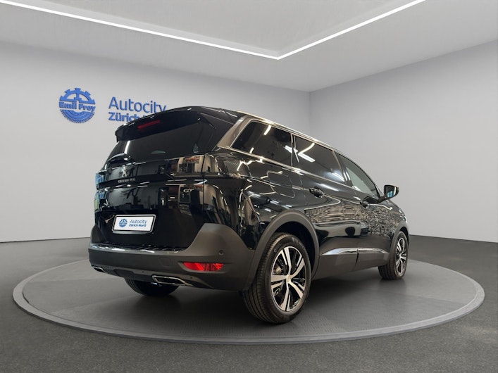 Vehicle image PEUGEOT 5008