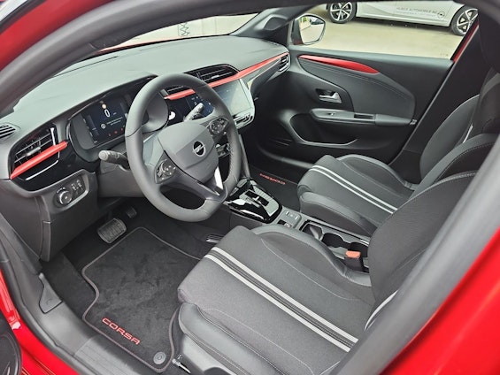Vehicle image 15