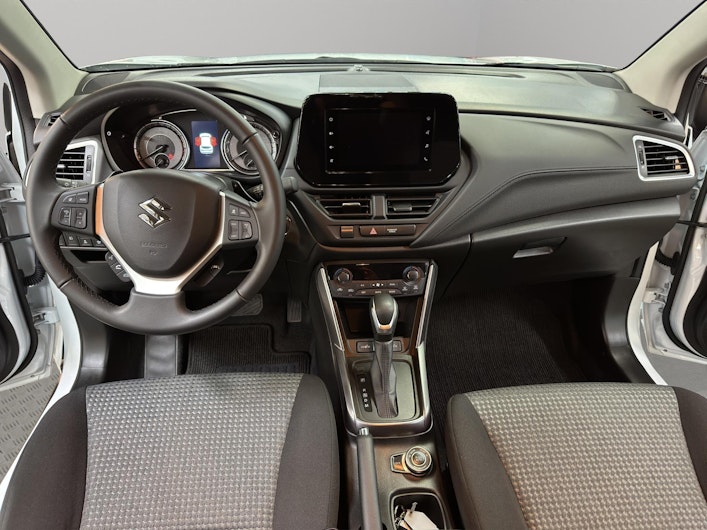 Vehicle image SUZUKI S-CROSS