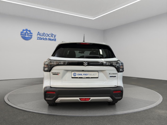 Vehicle image SUZUKI S-CROSS