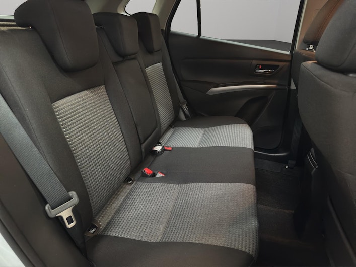 Vehicle image SUZUKI S-CROSS