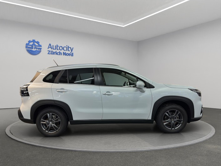Vehicle image SUZUKI S-CROSS