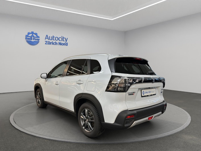 Vehicle image SUZUKI S-CROSS