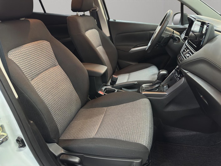 Vehicle image SUZUKI S-CROSS