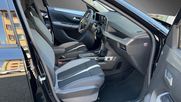 Vehicle image 10 Vehicle image 10