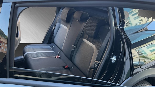 Vehicle image 24 Vehicle image 24